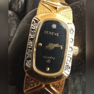 GENEVE Quartz Ladies Watch Diamonds Goldtone Bracelet